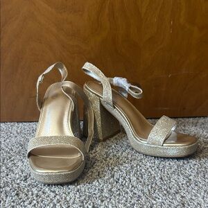 Elegant Gold Women's Platform Sandals